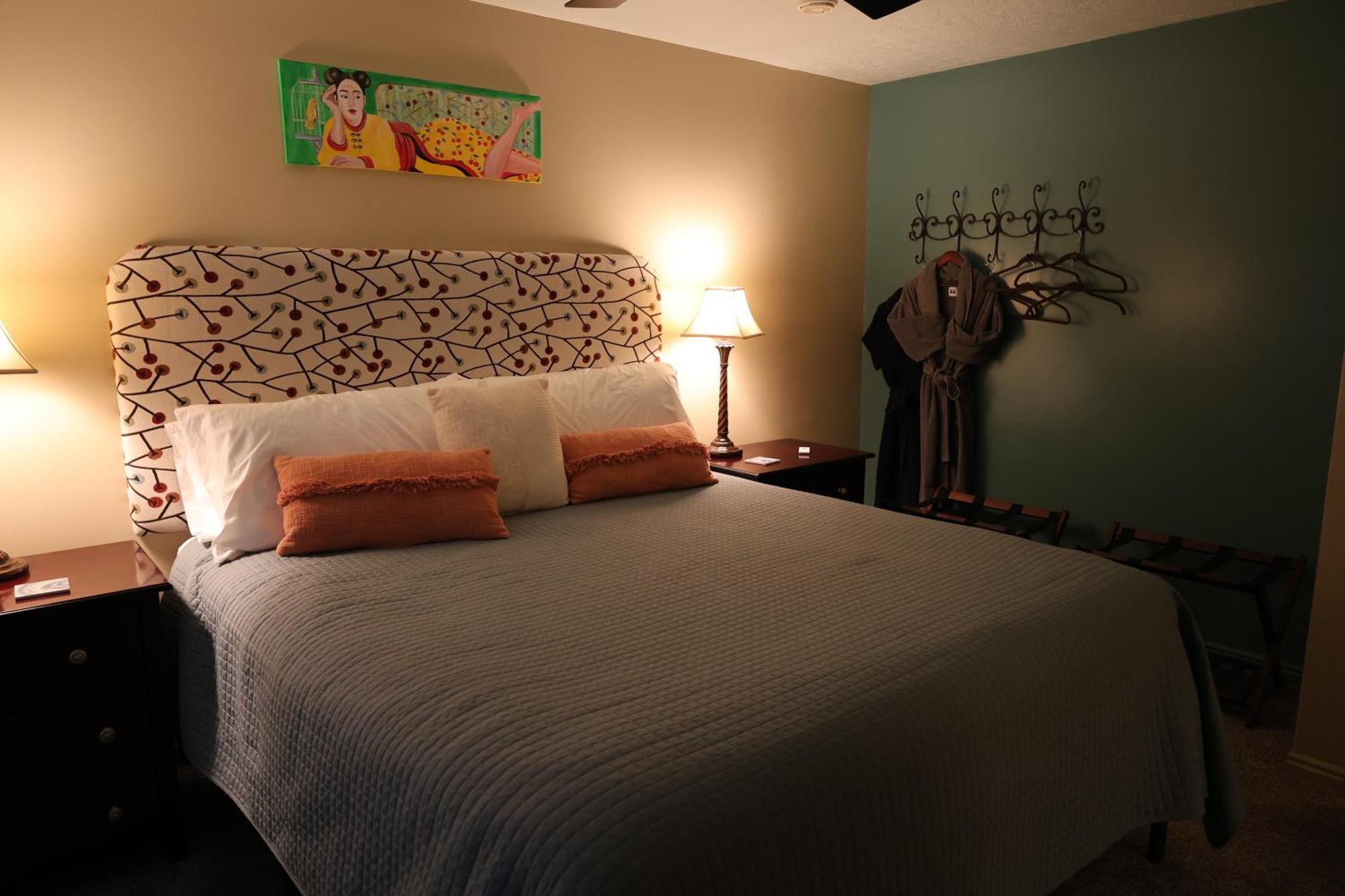 Harvest House Bed & Breakfast 2*